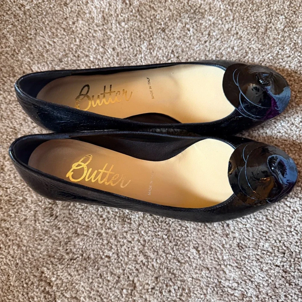 Butter Black Crinkle Patent Leather Rosette Low Wedge Pumps Made in Italy Size 6